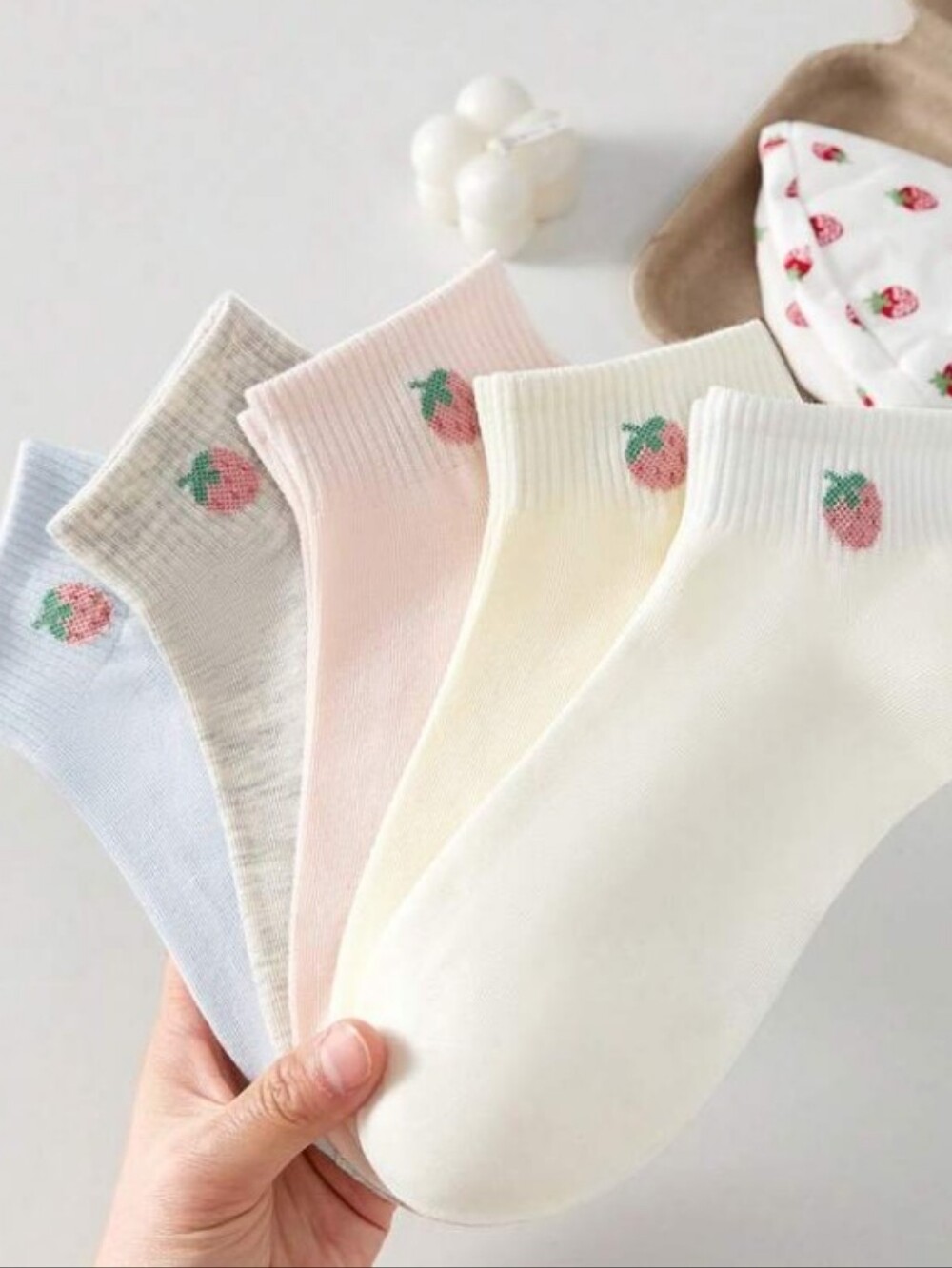 SHEIN-5PK Strawberry 🍓 Ankle Socks - (Pastel Colors 🩷🤍)